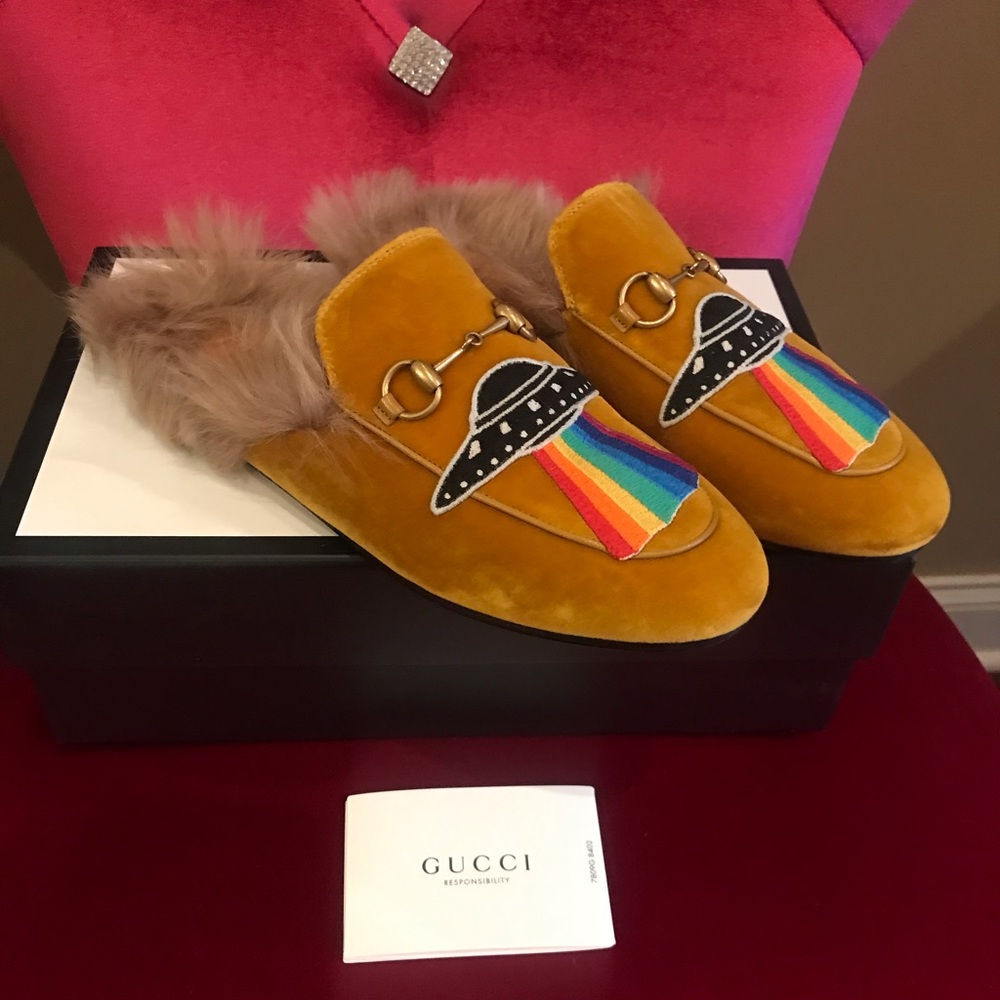 GUCCI Mustard Velvet UFO Princetown Loafers🌈🚀👽